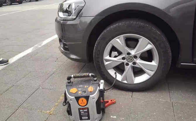 西充汽车搭电案例